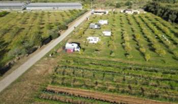 Azienda agricola con agriturismo e agricampeggio